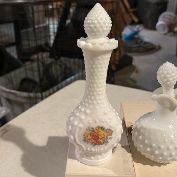 Vintage Avon Empty Milk Glass Containers - Picture 2 of 3